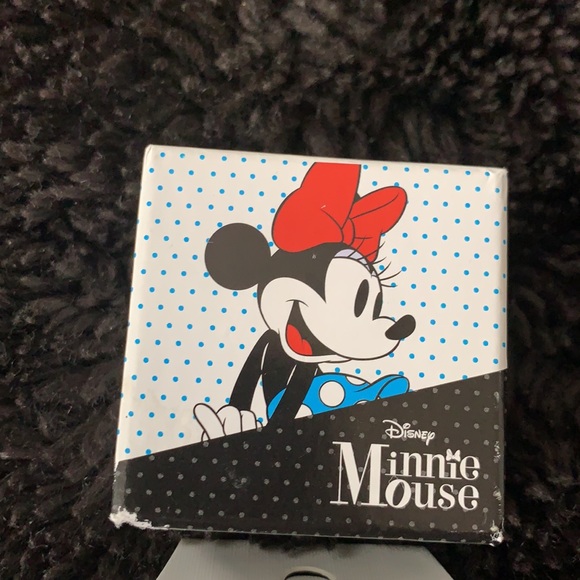 Minnie Mouse girls Earrings like new! - Picture 3 of 5